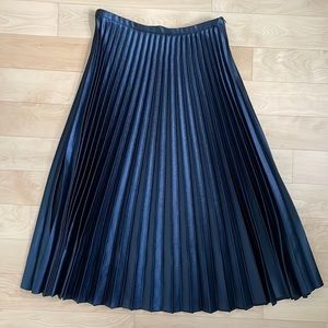 Zara shiny pleated skirt
